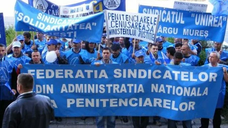 Poliţiştii de penitenciare încep de săptămâna aceasta protestele. Mâine vor fi în grevă japoneză, miercuri nu vor lucra timp de 2 - 4 ore, iar după accea vor bloca pușcăriile