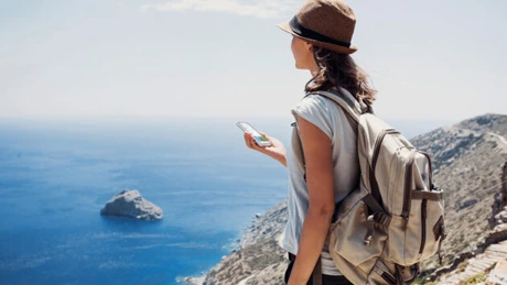 Revolut: Câţi bani dau românii pe o vacanţă de o săptămână. Ce servicii financiare te ajută să ai un sejur reuşit şi cum scapi de fraudele cibernetice