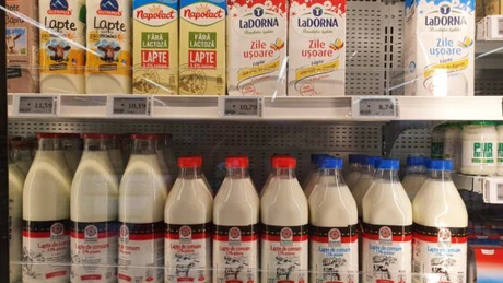 Consiliul Concurenței: Laptele s-a ieftinit, în medie, cu 20% în majoritatea magazinelor