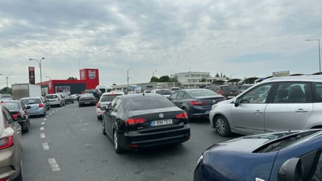 UPDATE - Traficul prin vama Giurgiu-Ruse a fost oprit din cauza unui protest al fermierilor bulgari. Cât se stă la graniţă