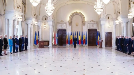 Membrii Cabinetului Ciolacu au depus jurământul de învestitură. Iohannis a lăudat performanțele precedentului Guvern (Video)