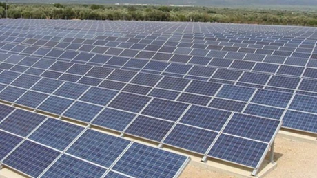 S-au semnat contactele de finanțare pentru parcurile fotovoltaice de 450 MW ale Petrom și CE Oltenia. Vor produce începând din 2025