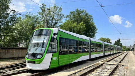 Tramvaie noi în București: Au ajuns 40 din cele 100 de tramvaie Imperio de la Arad