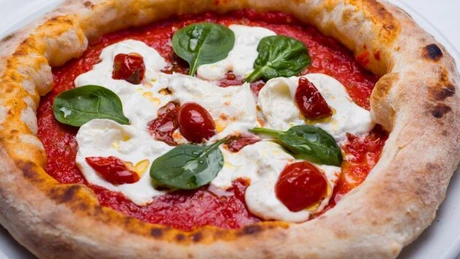 Pizza s-a scumpit cu 5,9% anul trecut în UE şi cu 6,5% în România