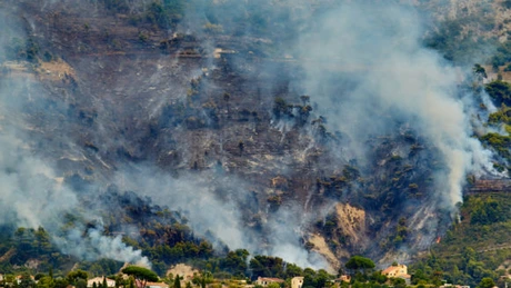 Sute de locuitori evacuaţi în Sardinia din cauza mai multor incendii de vegetaţie
