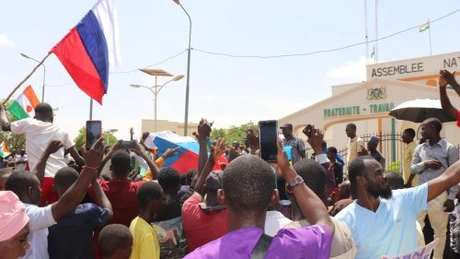 Noi eforturi diplomatice vest-africane înaintea unei posibile acţiuni armate contra juntei din Niger
