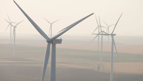 România exportă masiv energie, la o putere de 3.000 MW, pe fondul vântului puternic