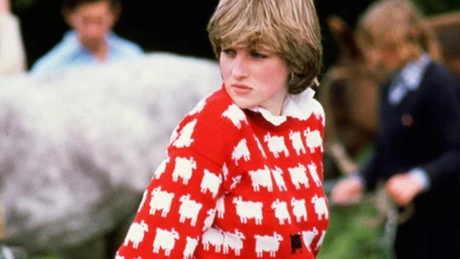 Celebrul pulover cu oi purtat de prinţesa Diana, scos la licitaţie