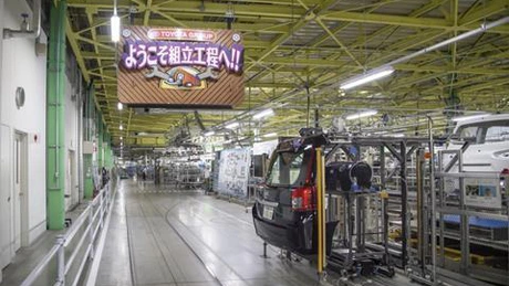 Toyota a oprit operaţiunile la toate cele 14 uzine ale grupului din Japonia