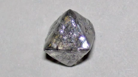 Gigantul rus Alrosa a suspendat vânzările de diamante pentru a stopa declinul preţurilor