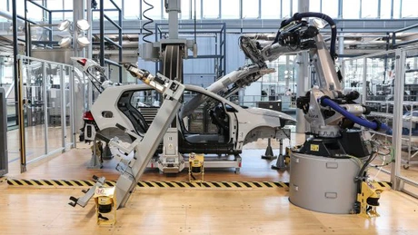 Volkswagen promite că va continua pe termen scurt să producă mașini electrice la fabrica sa din Dresda