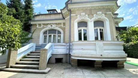 O vilă veche de 100 de ani  în stil Beaux-Arts  din centrul Bucureștiului este scoasă la vânzare pentru 930.000 de euro