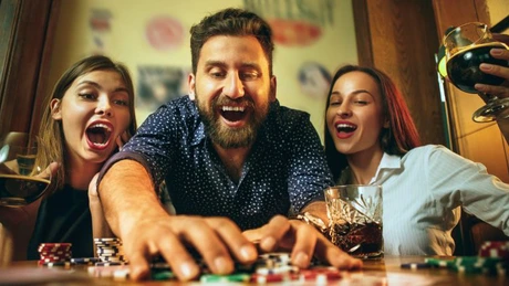 Cele mai populare jocuri de casino în aplicațiile pentru telefon: O lume a divertismentului la îndemâna ta