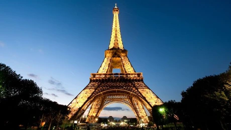 Numărul turiștilor care au vizitat Turnul Eiffel în 2023 l-a depășit pe cel al vizitatorilor din 2019, înainte de declașarea pandemiei de CoVID-19