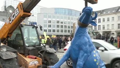 Protestele agricultorilor francezi se extind în țară și se apropie de Paris. Ei cer protecție față de importurile ieftine, costurile în creștere și birocrație