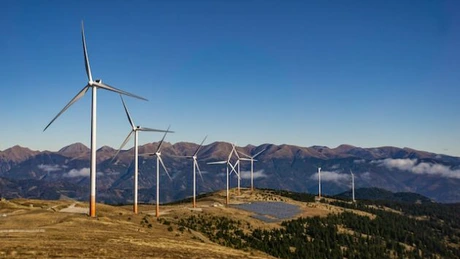 Producătorii chinezi de turbine eoliene şi-au consolidat dominaţia asupra pieţei mondiale în 2023
