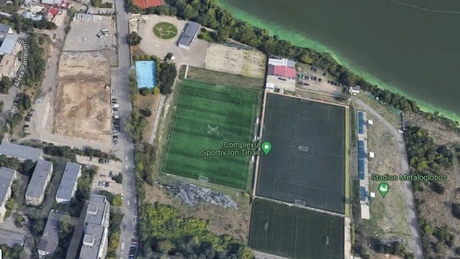 Ion Țiriac scoate la vânzare un teren de 30.000 de mp pe malul lacului Dobroești, unde funcționează o bază sportivă