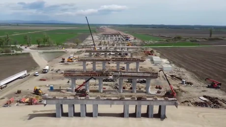 Autostrada A7 Ploiești - Buzău: Constructorul lotului 1 a produs în șantier grinda cu numărul 100 VIDEO
