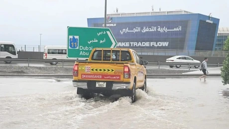 Emiratele Arabe Unite sunt afectate pentru a treia zi de o furtună cu o intensitate record