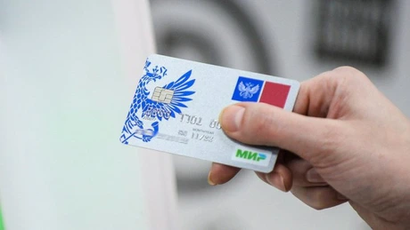 Kârgâzstanul interzice folosirea cardurilor bancare rusești Mir, pentru a se conforma sancțiunilor americane