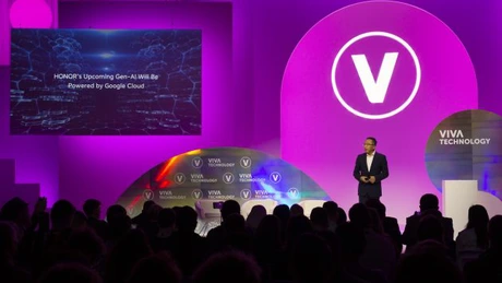HONOR prezintă o arhitectură AI pe patru niveluri și colaborează cu Google Cloud pentru funcții care vor fi integrate pe noile smartphone-uri