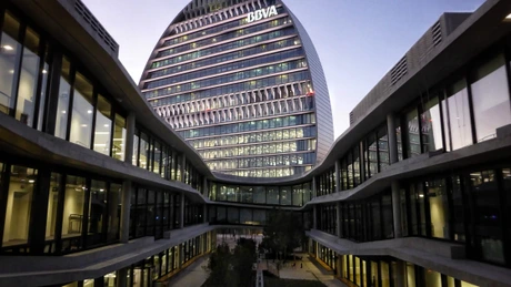 Banca spaniolă BBVA vrea să-i preia pe rivalii de la Sabadell, pentru suma de 12 miliarde de euro