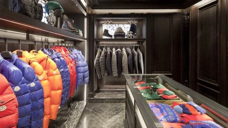 Moncler, care produce jachete de puf la Bacău, și-a majorat afacerile cu 68%, la peste 180 de milioane de lei