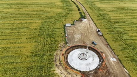 Compania daneză Eurowind Energy a finalizat construcția primei fundații a parcului eolian Pecineaga