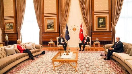 Charles Michel dorește să o excludă pe Ursula von der Leyen de la negocierile privind viitoarele poziții de top din cadrul UE - Politico.eu