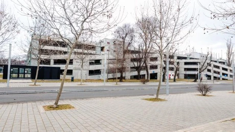 Municipalitatea reface parcarea supraterană de la Arena Naţională. Va putea fi folosită de locuitorii din zonă