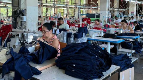 Cea mai mare fabrică de uniforme din țară, afacere a unei românce, vizează extinderea în străinătate. Profit dublu