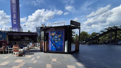 Samsung inaugurează primul Galaxy AI Café din România. Dispune de cel mai mare ecran LED din Europa
