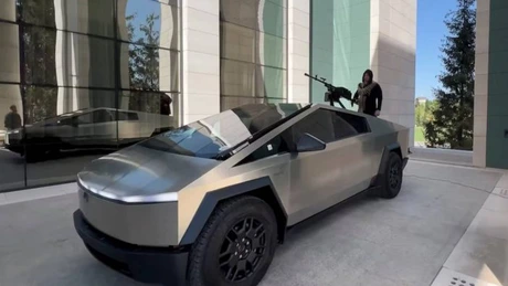 Prima Tesla Cybertruck militară, prezentată de un lider controversat - VIDEO