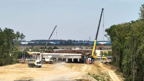 Autostrada Bucureștiului A0. Marți începe montarea grinzilor la pasajul Țegheș. Lotul 3 Sud poate fi dat în trafic până la sfârșitul lunii mai - oficial Transporturi