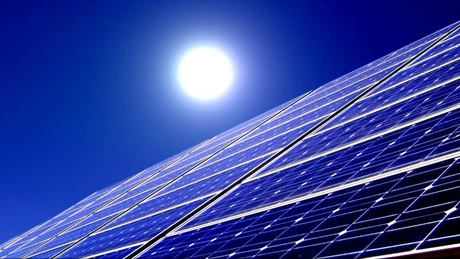 Energia solară produsă în instalaţii fotovoltaice, în creştere cu 55%, în primele zece luni ale anului
