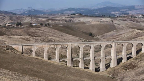 Specula cu apă a luat amploare în Sicilia, pe măsură ce seceta s-a intensificat