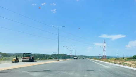 Autostrada Sibiu - Pitești: Au apărut primele marcaje rutiere pe secțiunea 5 VIDEO
