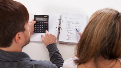 40% dintre gospodăriile de pe glob întâmpină dificultăţi în plata facturilor la electricitate - studiu Accenture