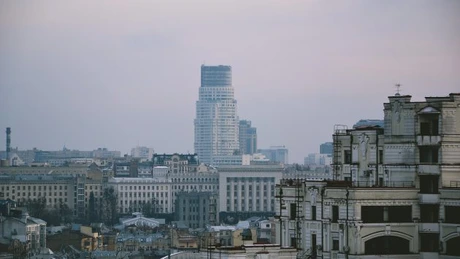 Rusia a lansat un atac combinat asupra Kievului, omorând 13 persoane și rănind alte 135, printre care mulți copii