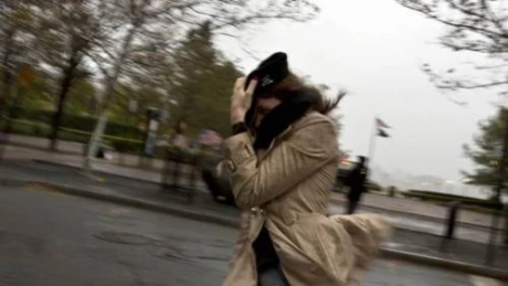 Cod galben de viscol în zonele montane înalte, până marţi; lapoviţă şi ninsoare în majoritatea regiunilor, până joi