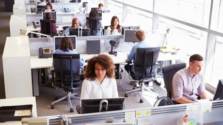 6 din 10 angajați români spun ca au dificultăți emoționale, în principal pentru că ei câștigă insuficient