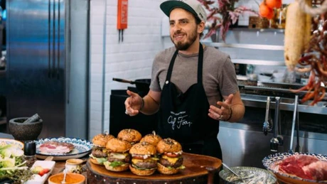 Chef Foa va lansa cartea digitală „Street Food acasă” pe platforma FoodFix