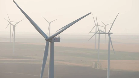 Se mai întâmplă și invers: prețul spot al energiei electrice scade masiv mâine în România, e zero în anumite ore și e cu 30% mai mic decât în Germania. Va fi vânt bun pentru eoliene