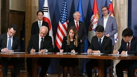 6 parcuri fotovoltaice mari cu baterii vor fi construite în Serbia de o companie americană