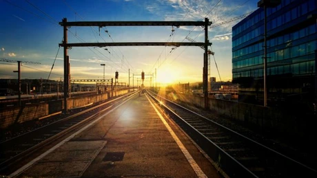 Ora de iarnă - Trenuri CFR Călători. În activitatea de transport feroviar de pasageri se va trece, de duminică, la noul orar