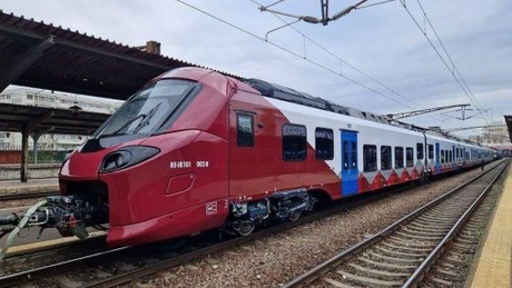 Primul tren cumpărat din România în ultimii 20 de ani este astăzi în prima cursă cu pasageri. Vezi ce program de circulație va avea