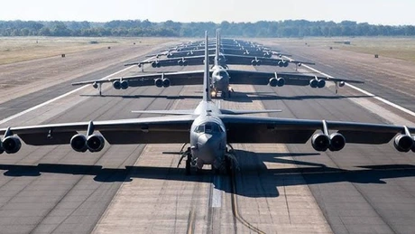 SUA mută avioane B-52 în Orientul Mijlociu pentru a apăra Israelul