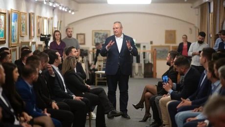 Programul de guvernare PNL. Ciucă: Vom crea 400.000 de noi locuri de muncă până la sfârșitul lui 2028 și vom crește salariul mediu net până la 7.000 de lei