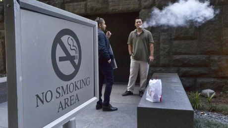 Italia și România fac front comun împotriva propunerilor UE de interzicere a folosirii țigărilor electronice la exterior