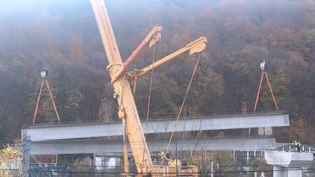 Centura Comarnic: Au fost montate primele grinzi la pasajul peste râul Prahova și calea ferată București - Brașov